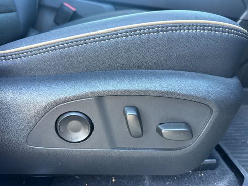 Used 2025 Chevrolet Traverse High Country w/ LPO, Floor Liner Package AWD/4WD image 22