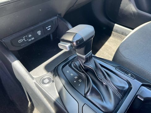 Used 2025 Kia K4 FWD image 40
