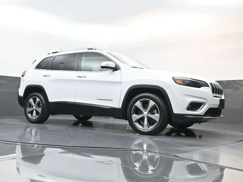 Used 2020 Jeep Cherokee Limited w/ Technology Group FWD image 22