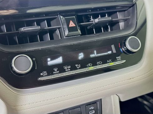 Used 2024 Toyota Corolla Cross L image 26