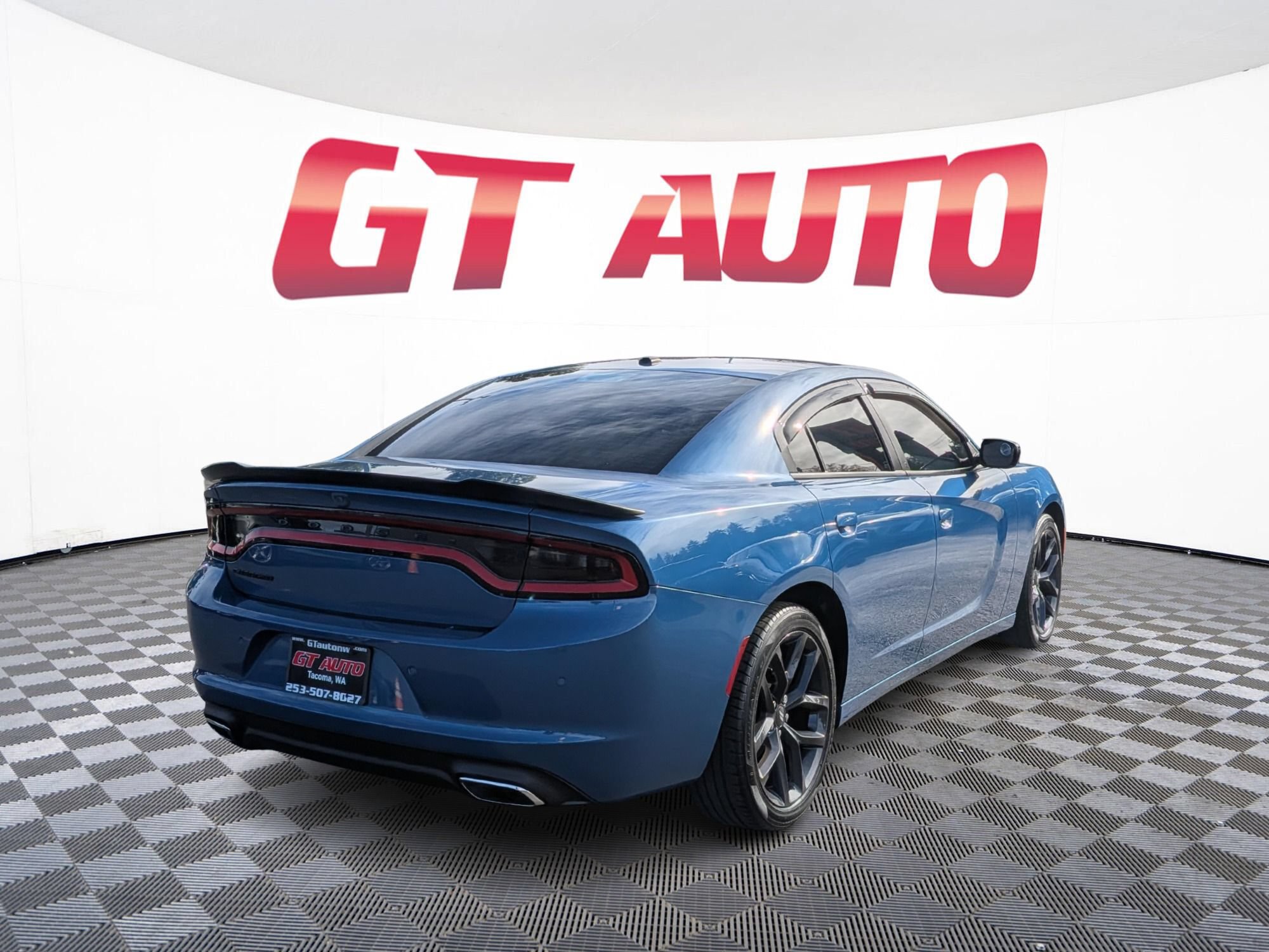 Used 2021 Dodge Charger SXT w/ Blacktop Package RWD image 4
