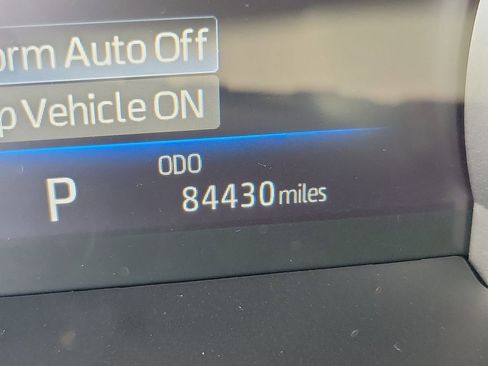 Used 2024 Toyota Highlander LE FWD image 23