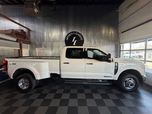 Used 2026 Ford F350 Lariat w/ Lariat Premium Package AWD/4WD image 7