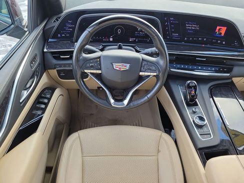 Used 2023 Cadillac Escalade Premium Luxury w/ LPO, Radiant Package AWD/4WD image 13