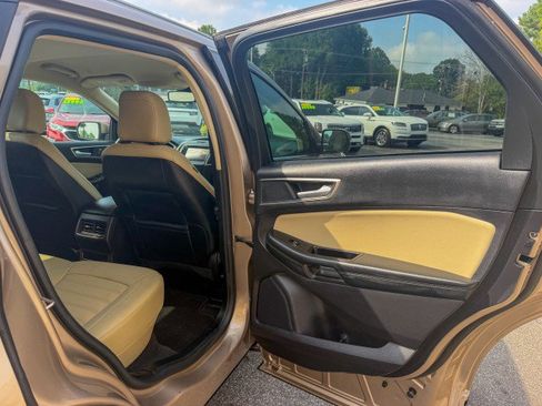 Used 2020 Ford Edge SEL w/ Convenience Package FWD image 19