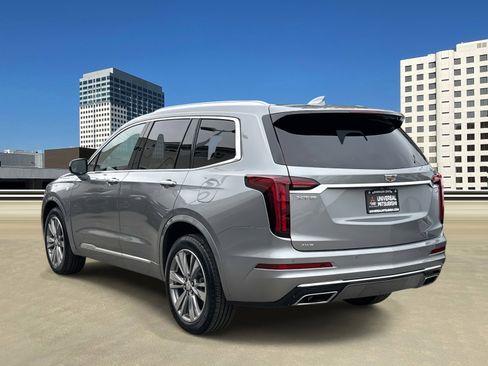 Used 2025 Cadillac XT6 Premium Luxury image 3