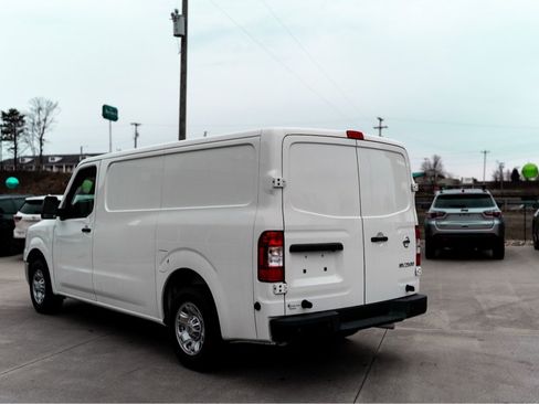 Used 2020 Nissan NV 2500 SV image 4
