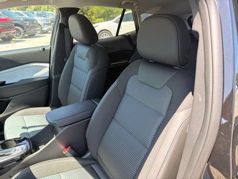 New 2026 Chevrolet Trax LT w/ LT Convenience Package FWD image 19