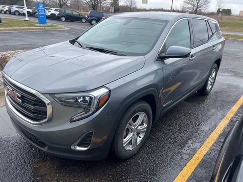 Used 2018 GMC Terrain SLE image 2