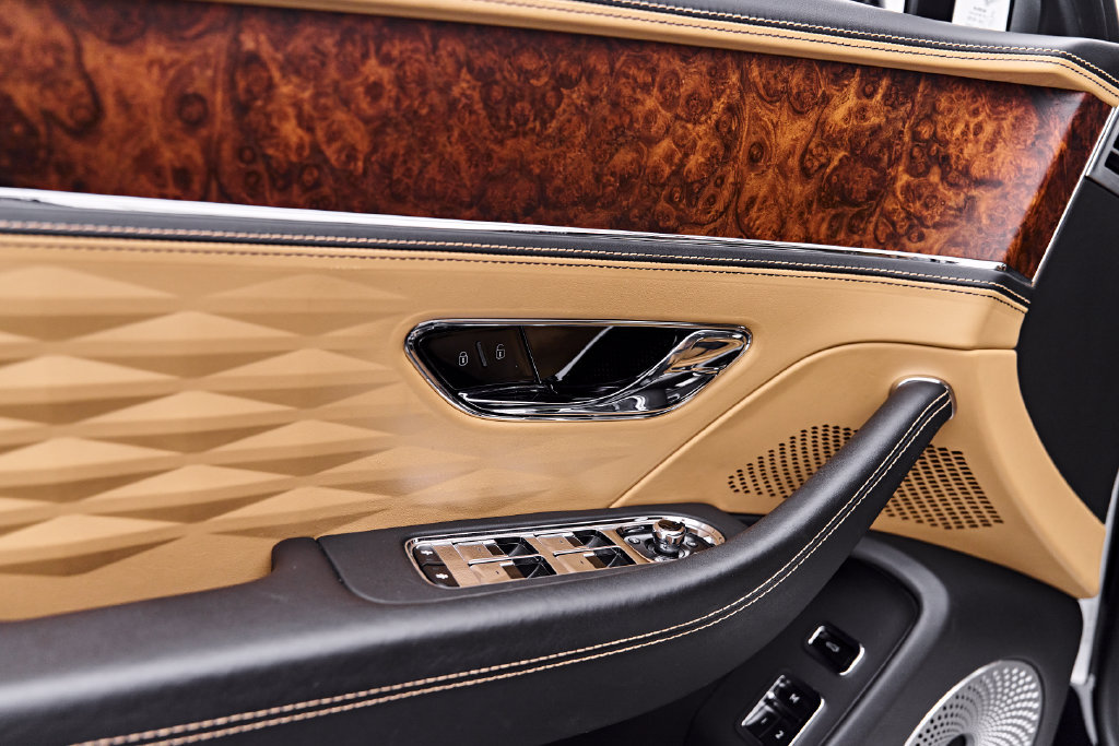 Used 2022 Bentley Flying Spur V8 AWD/4WD image 34