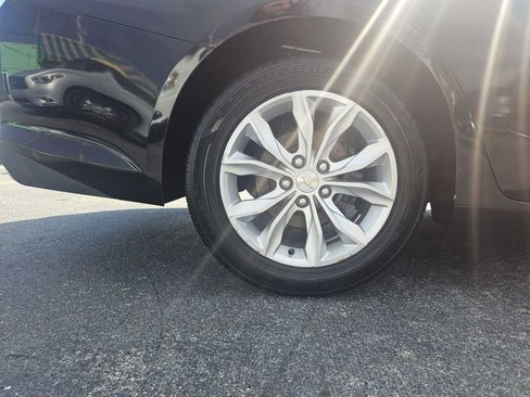 Used 2019 Chevrolet Malibu LT w/ Leather Package image 19