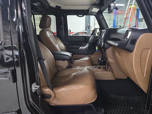 Used 2013 Jeep Wrangler Unlimited Sahara w/ Trailer Tow Group image 22