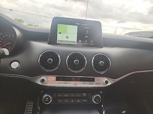 Used 2019 Kia Stinger GT2 AWD/4WD image 14