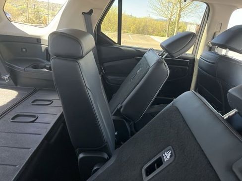 Certified 2025 Honda Pilot Elite image 11