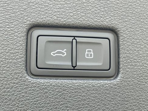 New 2025 Audi Q8 Premium Plus image 13