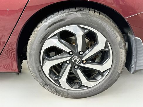 Used 2017 Honda Accord EX image 11