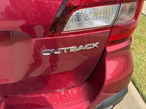 Used 2019 Subaru Outback 2.5i Limited w/ Protection Package #1 AWD/4WD image 5