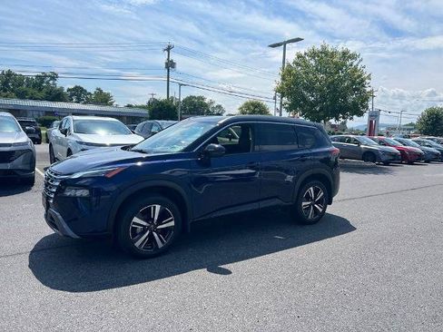 Certified 2025 Nissan Rogue SL AWD/4WD image 8