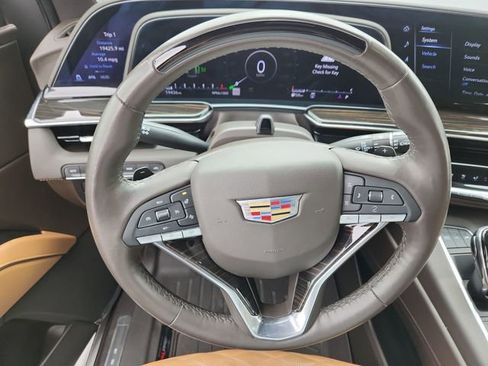 Certified 2023 Cadillac Escalade Premium Luxury w/ LPO, Radiant Package AWD/4WD image 13