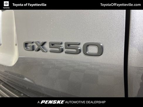 Used 2025 Lexus GX 550 w/ Accessory Package (Z1) image 4