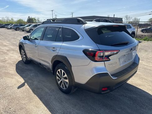 Certified 2025 Subaru Outback Premium w/ Popular Package #1A AWD/4WD image 2