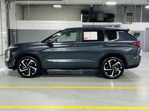 Used 2024 Mitsubishi Outlander SE image 16
