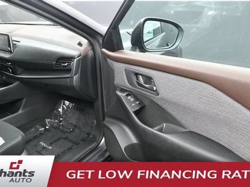 Used 2023 Nissan Rogue S AWD/4WD image 13