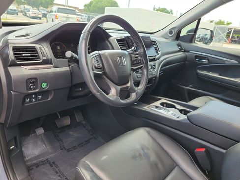 Used 2025 Honda Ridgeline RTL+ image 11