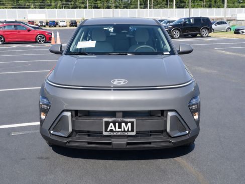 New 2027 Hyundai Kona SE FWD image 2