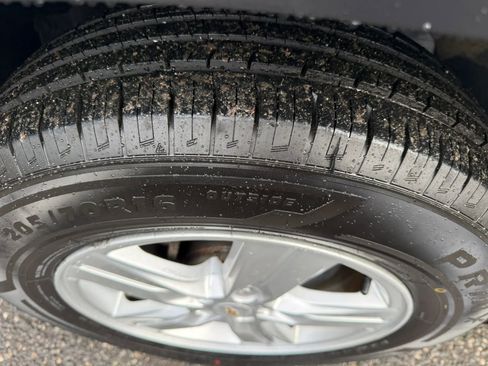 Used 2018 Chevrolet Trax LT w/ LT Convenience Package image 5