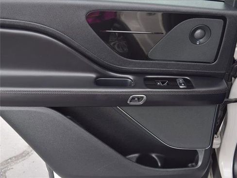 Used 2023 Lincoln Aviator Reserve image 36