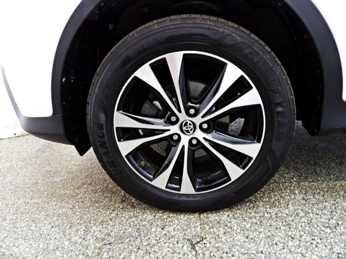 Used 2015 Toyota RAV4 Limited AWD/4WD image 20