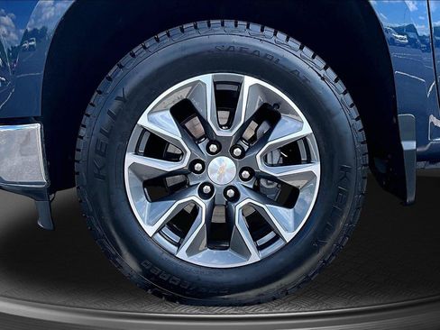 Used 2023 Chevrolet Silverado 1500 LT AWD/4WD image 10