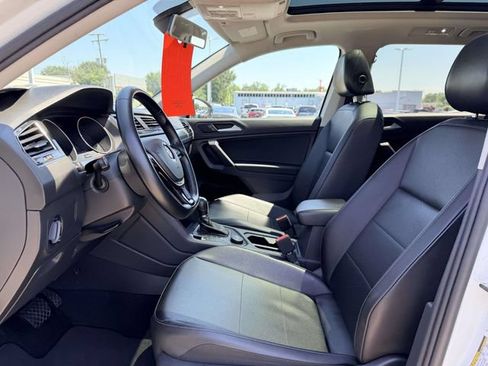 Used 2019 Volkswagen Tiguan SEL AWD/4WD image 16