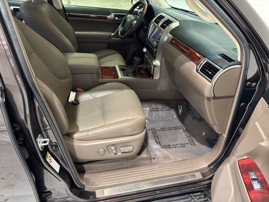 Used 2013 Lexus GX 460 w/ Comfort Plus Pkg AWD/4WD image 62