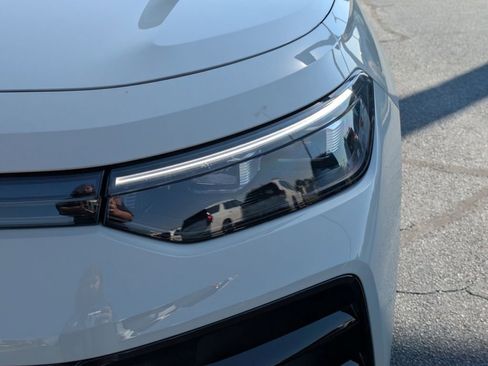 New 2026 Volkswagen Tiguan SE R-Line FWD image 11