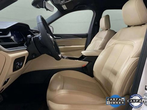 Used 2023 Jeep Grand Cherokee Limited w/ Luxury Tech Group II image 17