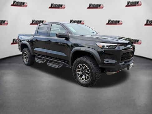 Used 2024 Chevrolet Colorado ZR2 AWD/4WD image 3