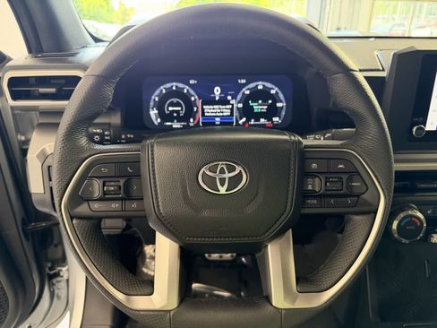 Used 2024 Toyota Tacoma TRD Sport AWD/4WD image 16