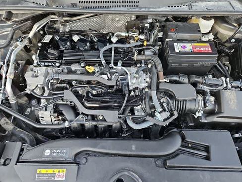 Used 2025 Toyota Corolla LE FWD image 12