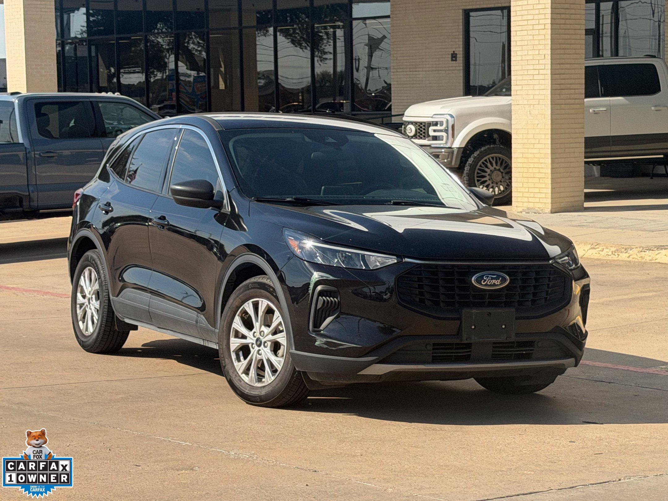 Used 2023 Ford Escape Active FWD image 2