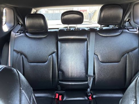 Used 2025 Jeep Compass Limited AWD/4WD image 38