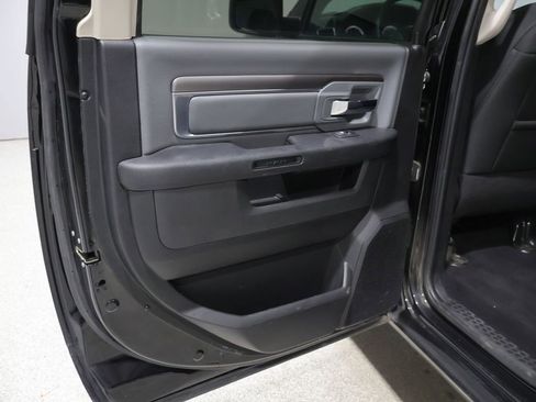 Used 2023 RAM 1500 Classic SLT AWD/4WD image 17