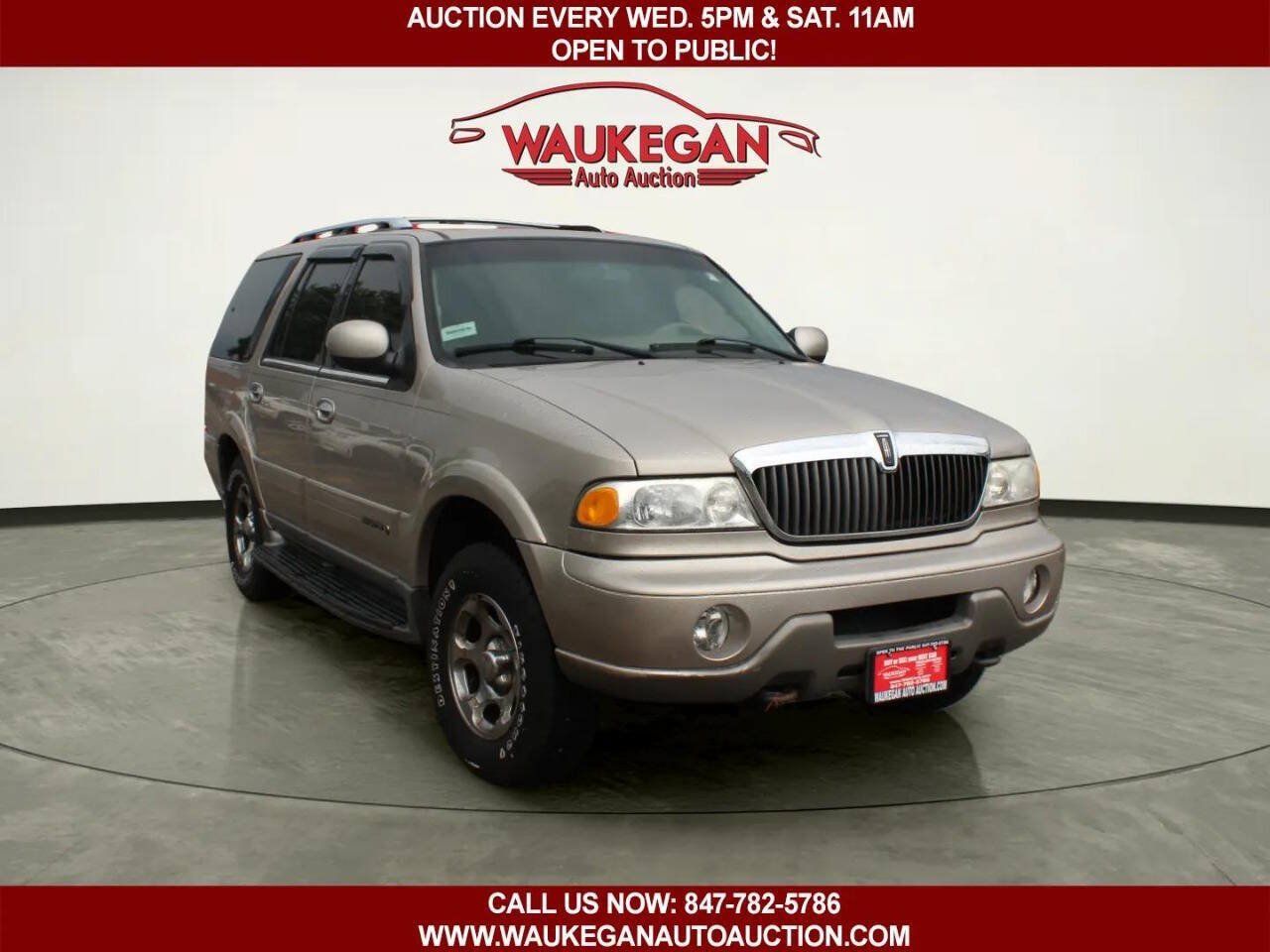 Used 2001 Lincoln Navigator 4WD image 2