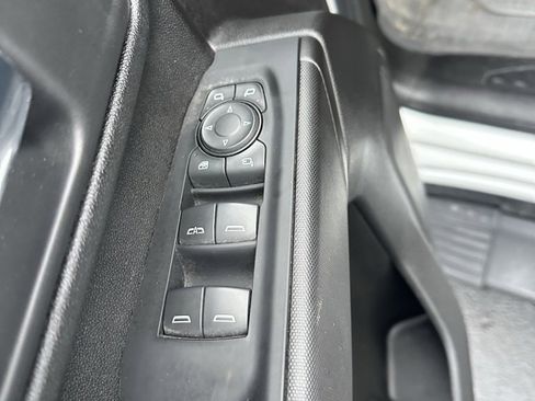 Used 2024 Chevrolet Silverado 2500 Custom w/ Custom Value Package image 9