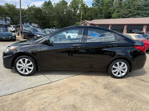 Used 2012 Hyundai Accent GLS w/ Premium Pkg 3 FWD image 2
