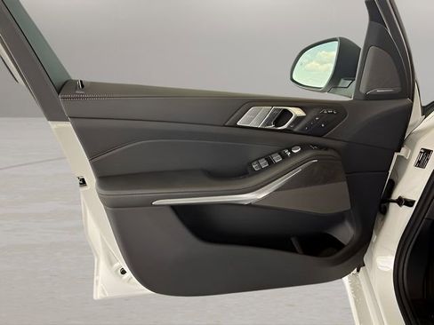 Used 2026 BMW X7 xDrive40i w/ Premium Package image 18
