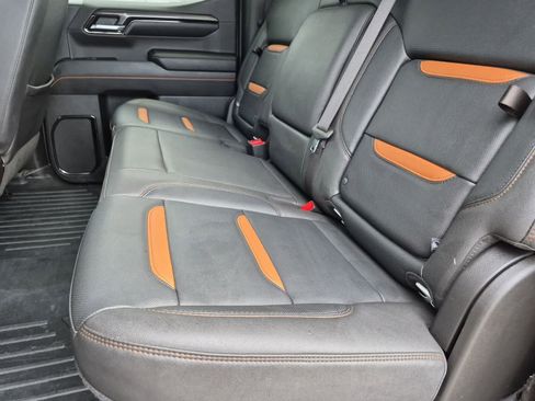 Used 2023 GMC Sierra 1500 AT4 w/ Technology Package AWD/4WD image 19