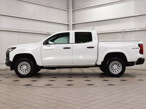 Used 2026 Chevrolet Colorado W/T AWD/4WD image 4