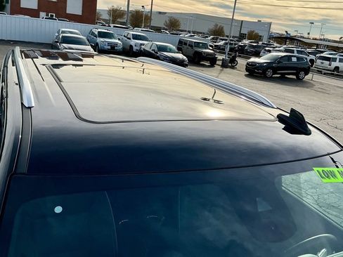 Used 2023 GMC Yukon SLT image 12